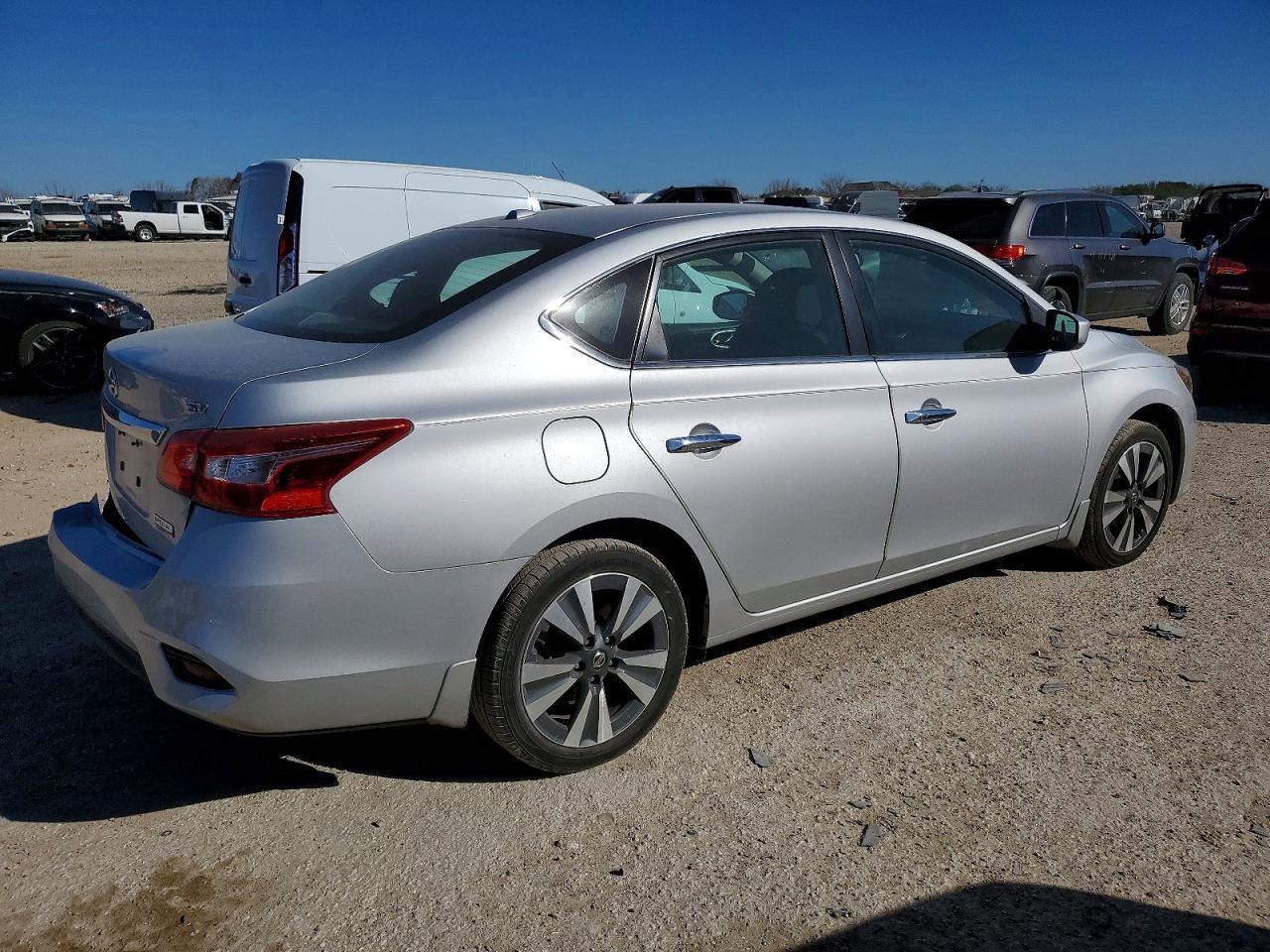 2019 Nissan Sentra Sv - Image 3