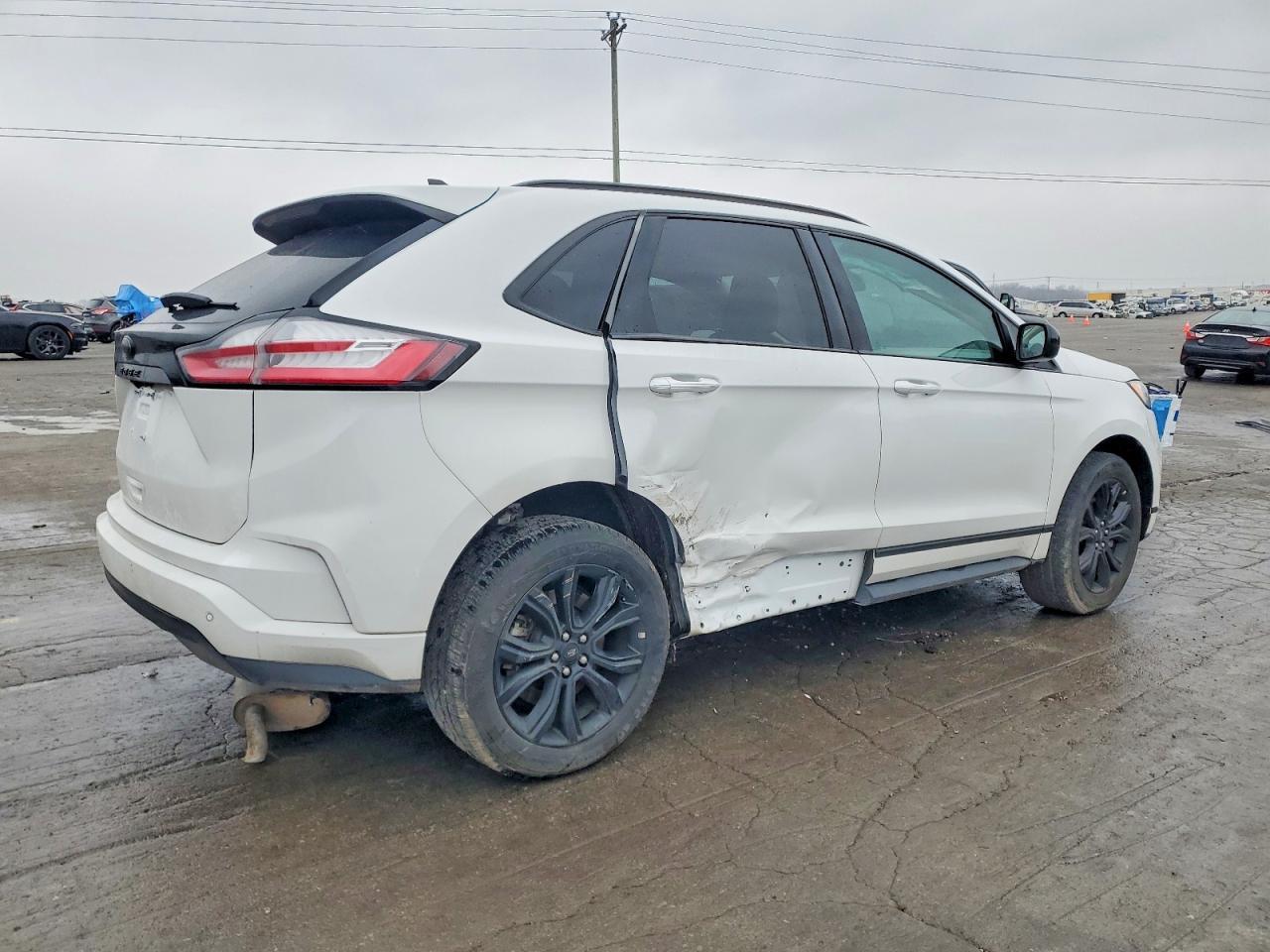 2022 Ford Edge Se - Фото 3