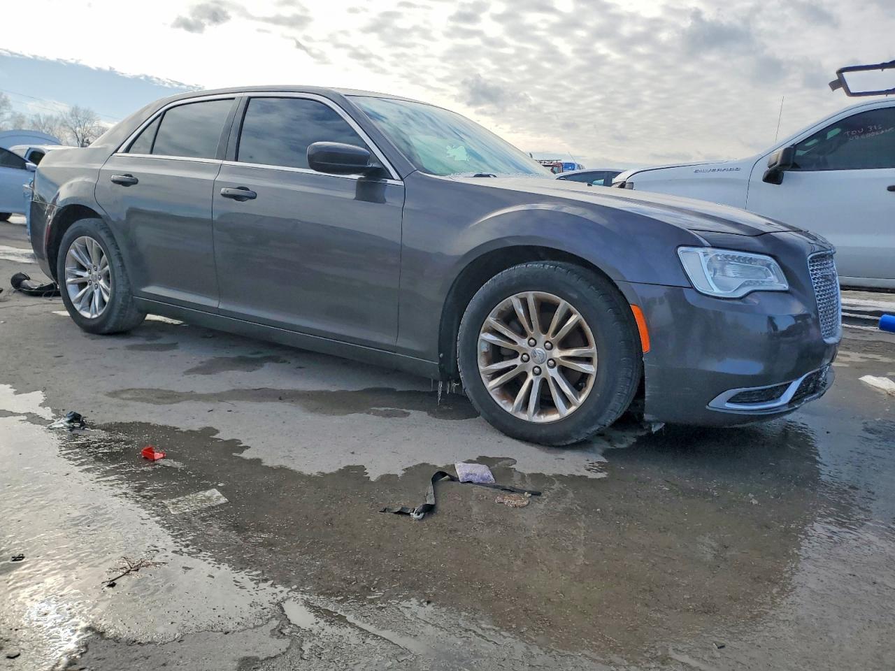 2017 Chrysler 300 Limited - Фото 4