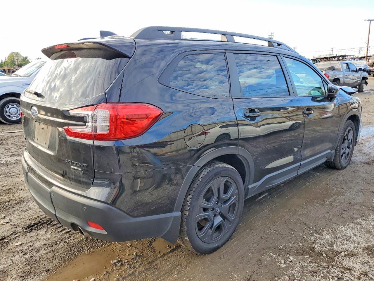 2024 Subaru Ascent Onyx Edition - Image 3
