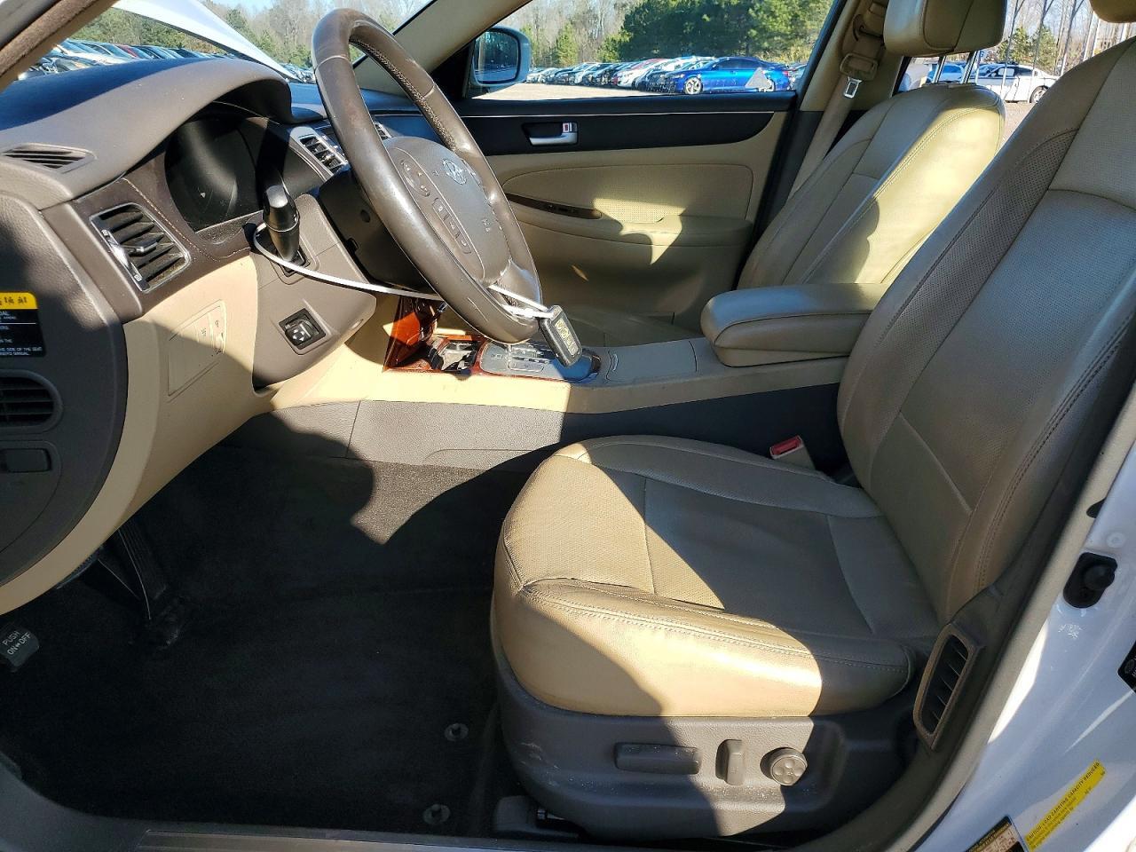 2013 Hyundai Genesis 3.8L - Image 7