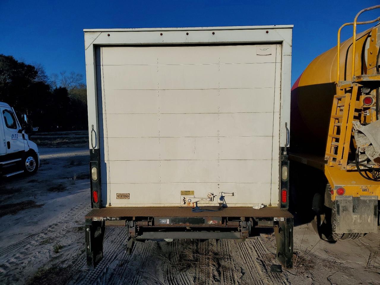 2016 Ford F550 Super Duty Box Truck - Фото 6