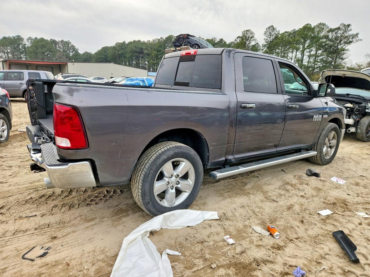 2017 Ram 1500 Slt - Image 3
