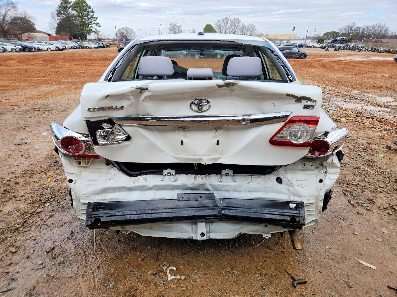 2011 Toyota Corolla Le - Фото 6