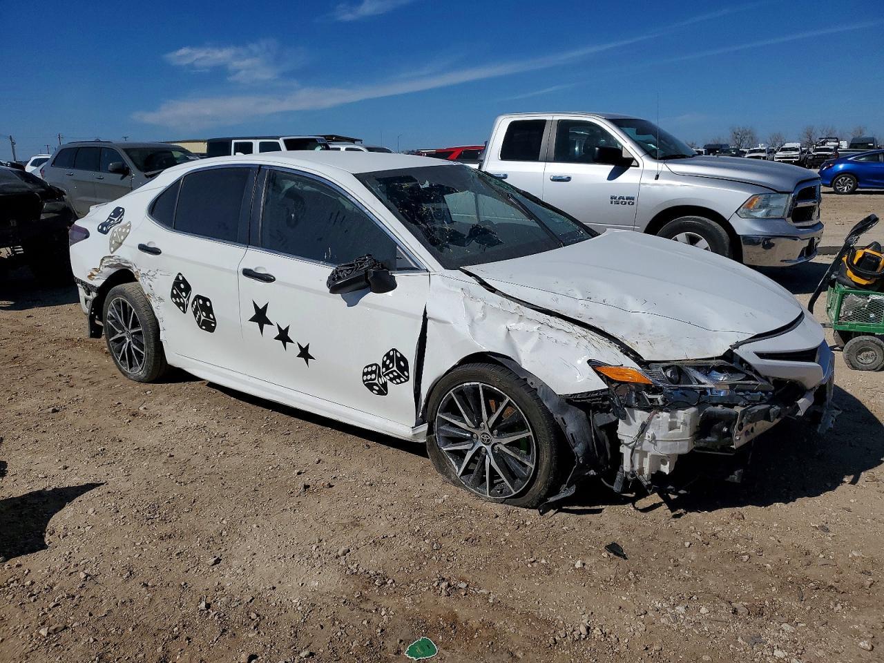 2021 Toyota Camry Se - Фото 4