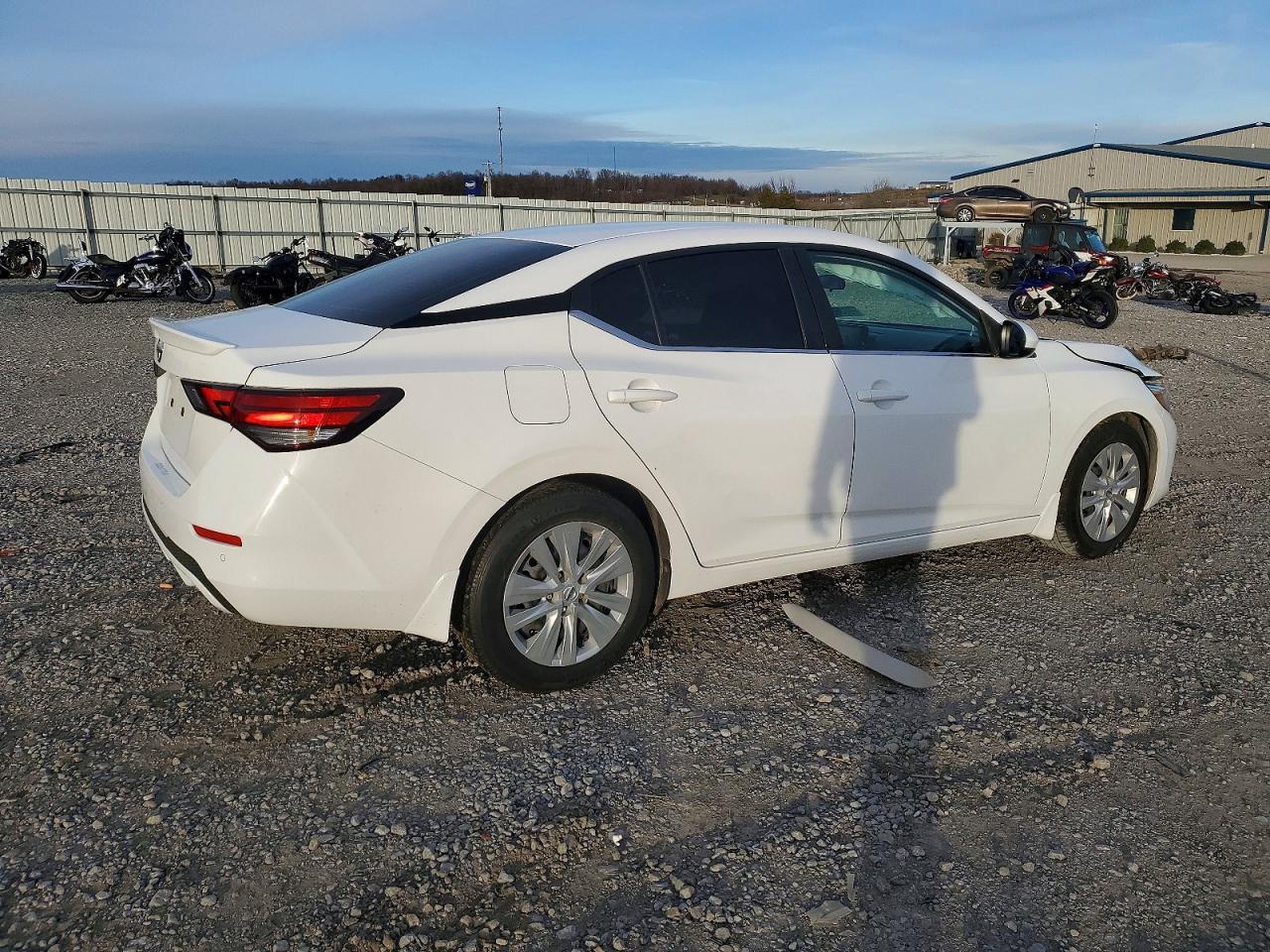 2022 Nissan Sentra S - Image 3