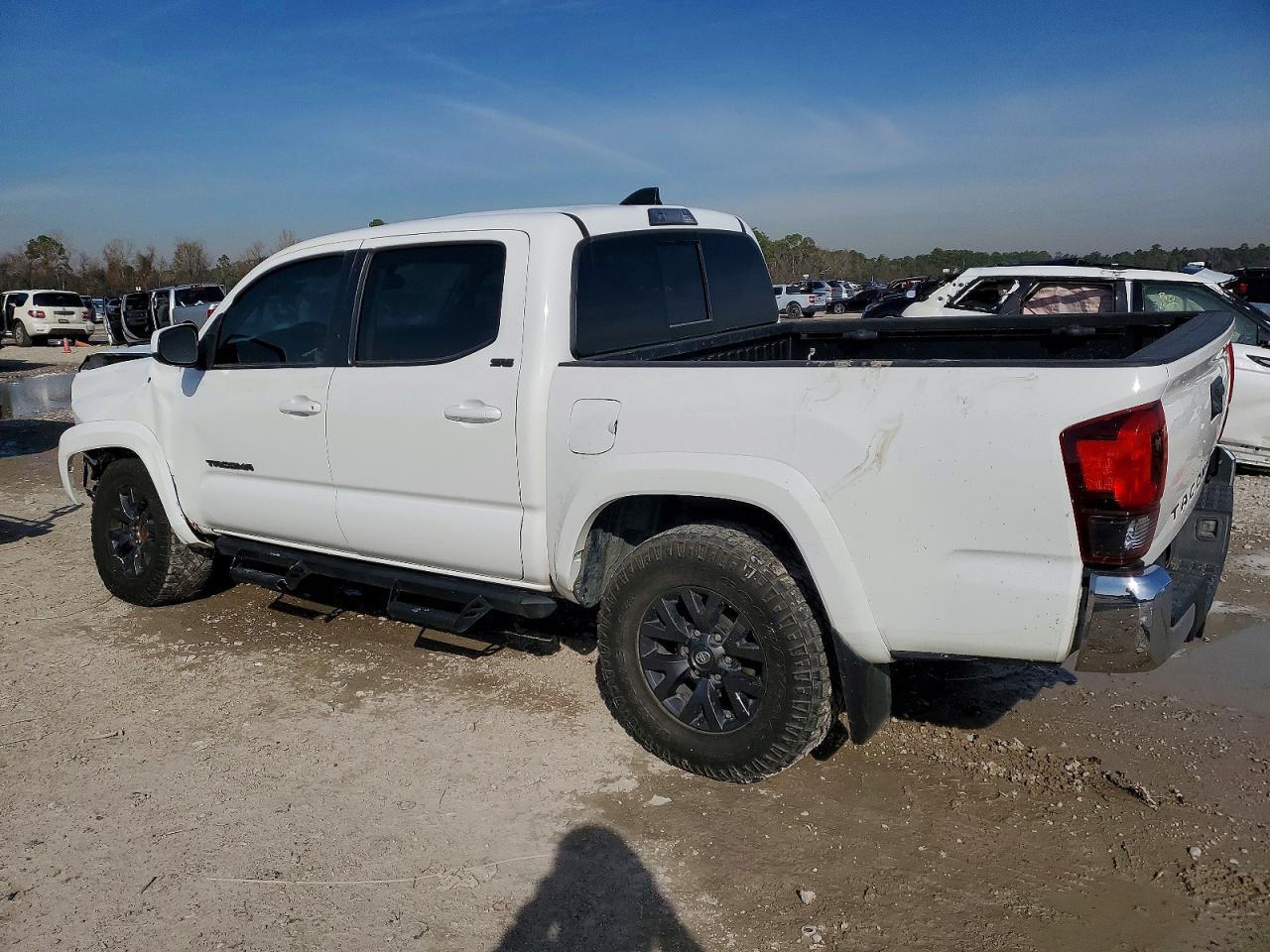 2023 Toyota Tacoma Double Cab - Image 2