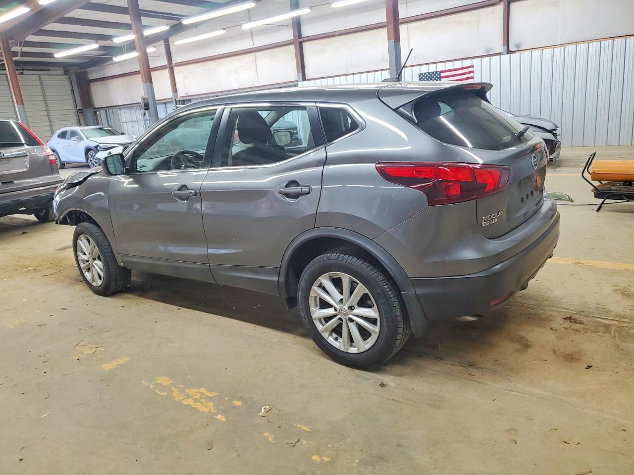 2018 Nissan Rogue Sport S - Фото 2
