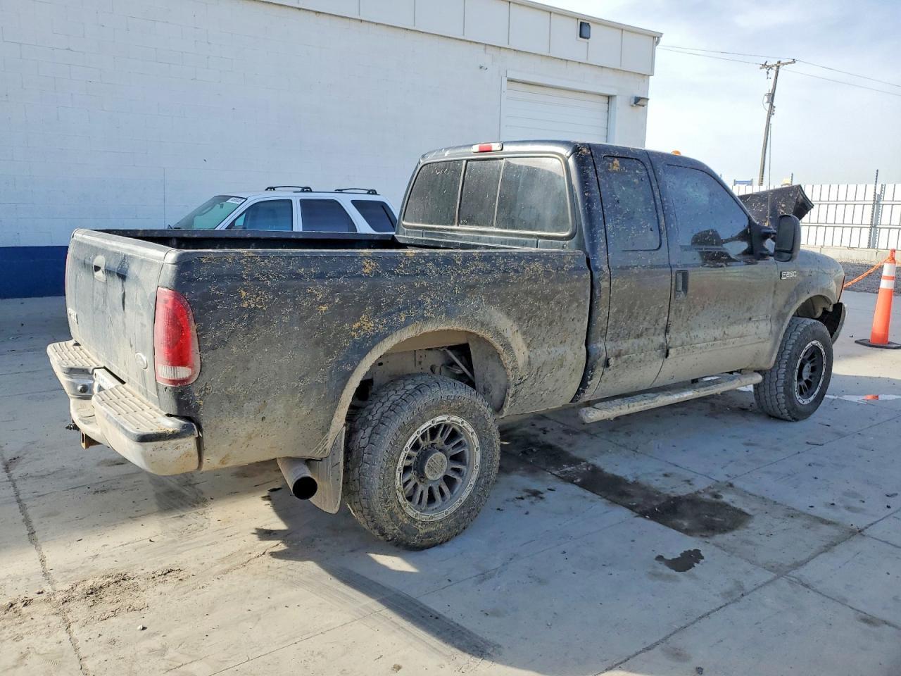 2001 Ford F250 Super Duty - Image 3