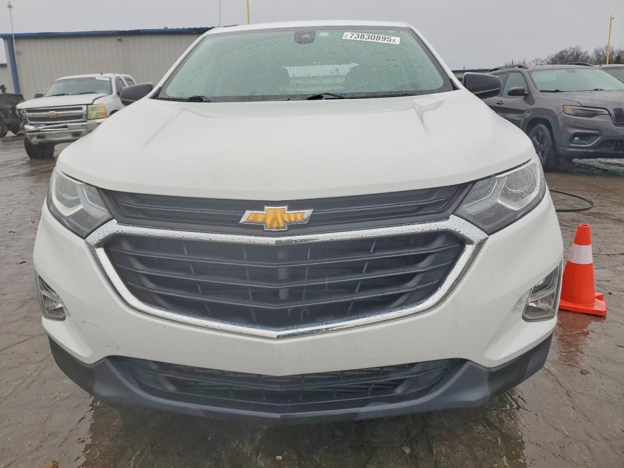 2020 Chevrolet Equinox Ls - Image 5