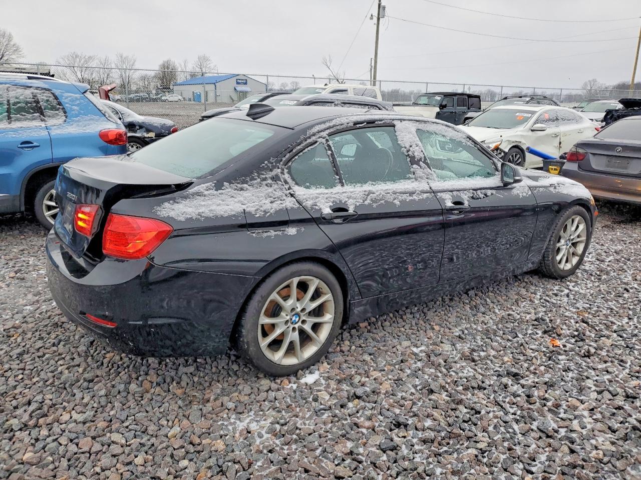 2013 BMW 320 I - Фото 3