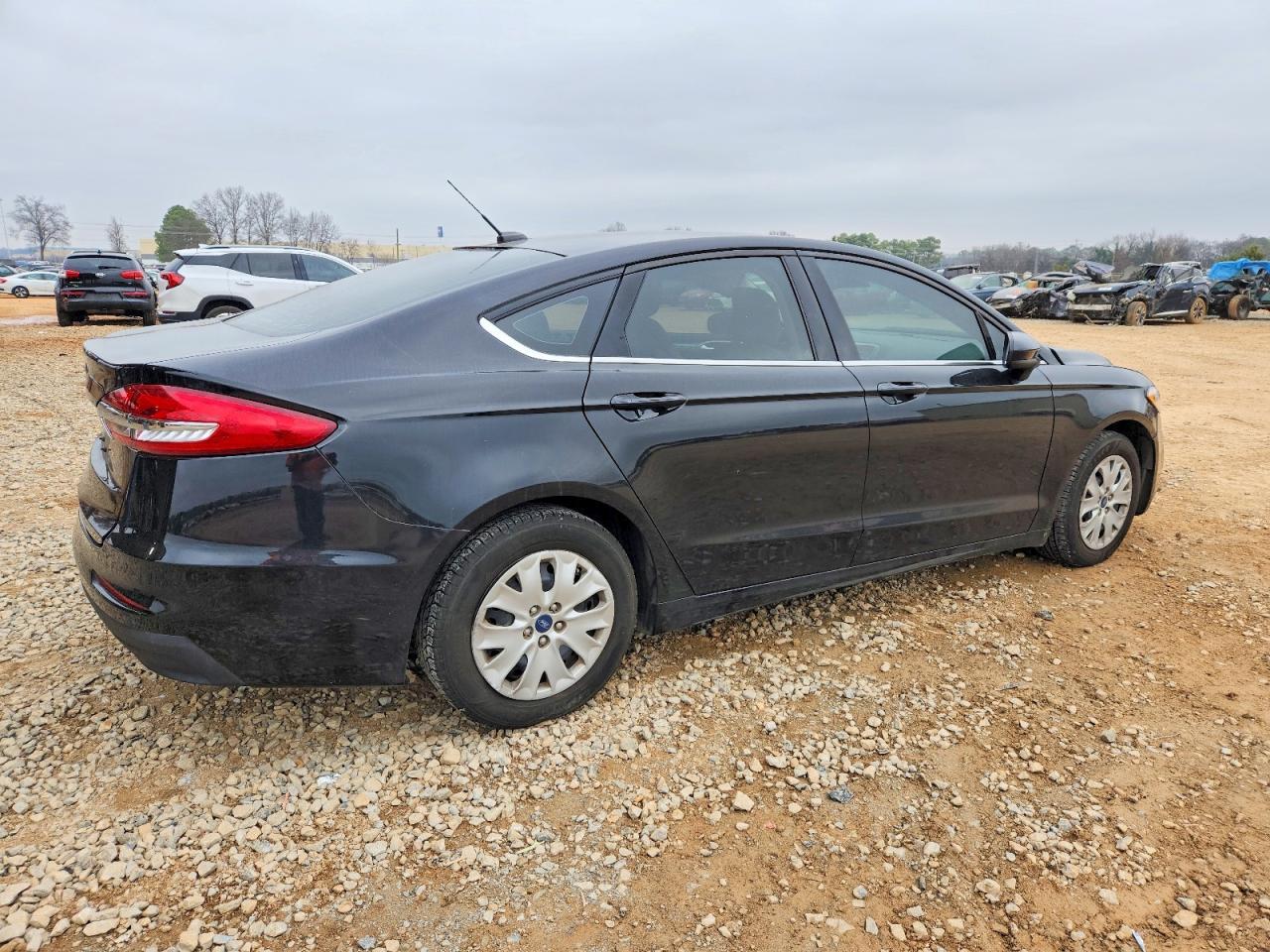 2019 Ford Fusion S - Фото 3