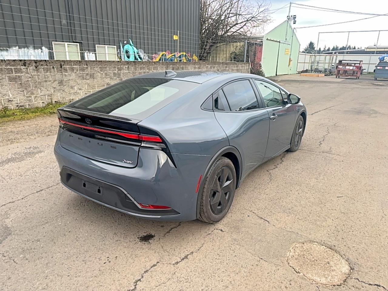 2025 Toyota Prius Le - Image 4