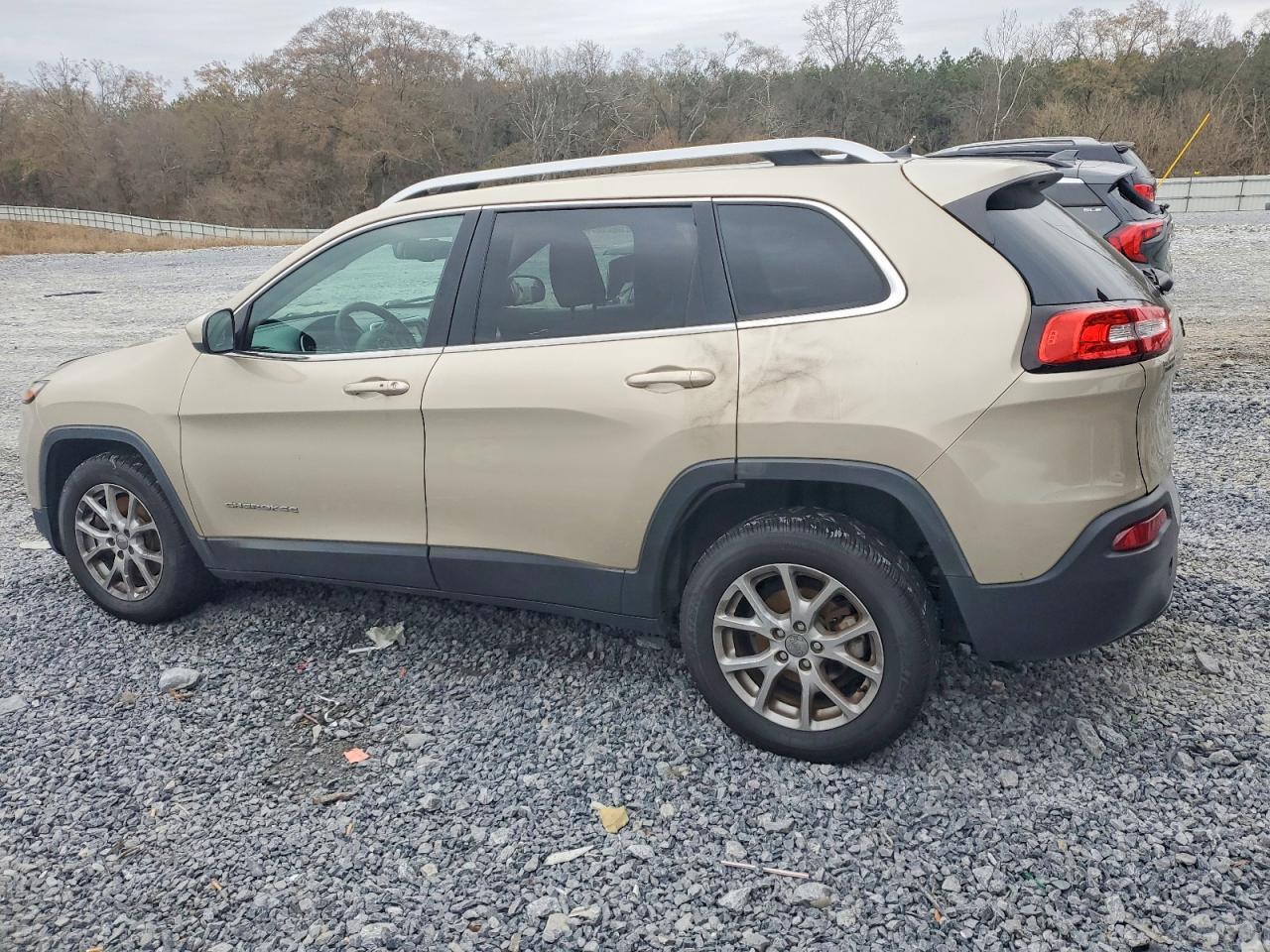 2015 Jeep Cherokee Latitude - Image 2