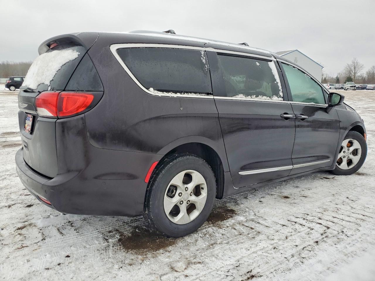 2017 Chrysler Pacifica Touring L Plus - Image 3