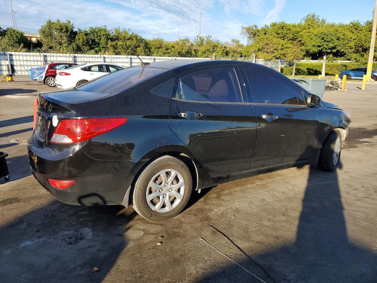 2013 Hyundai Accent Gls - Image 3