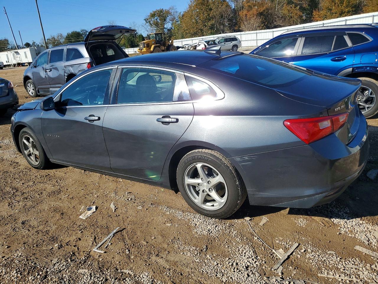 2017 Chevrolet Malibu Ls - Фото 2