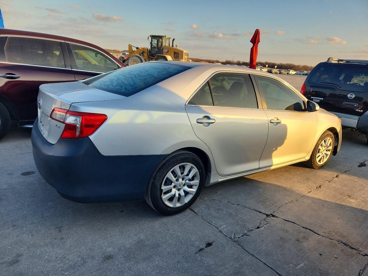 2013 Toyota Camry - Фото 3