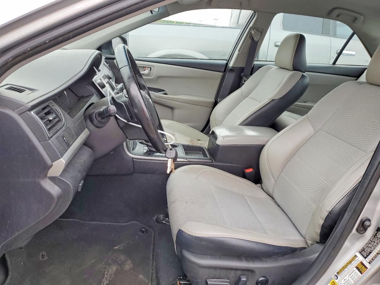 2016 Toyota Camry Le - Image 7