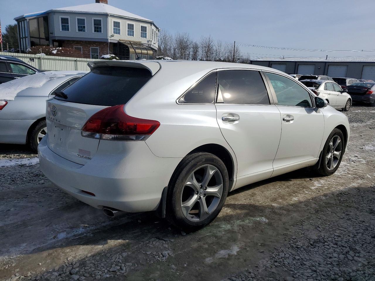 2014 Toyota Venza Xle - Image 3
