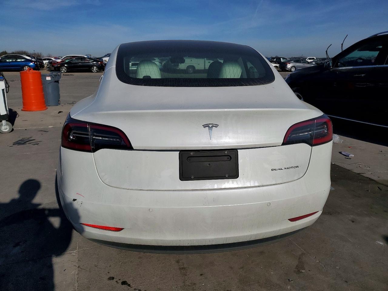 2020 Tesla Model 3 - Фото 6