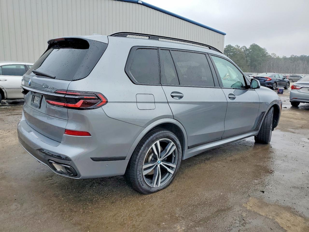 2024 BMW X7 xDrive40I - Image 3