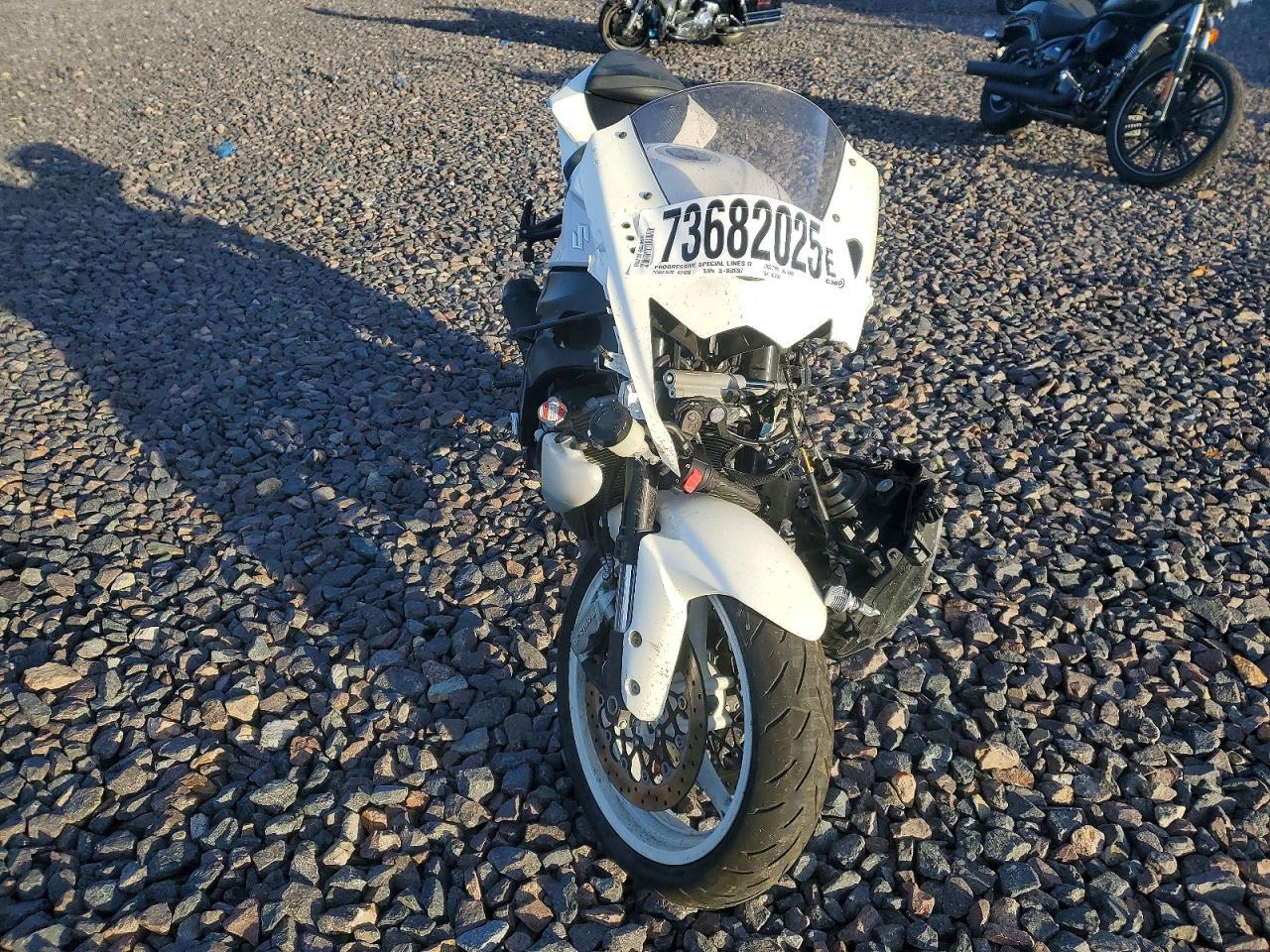 2019 Suzuki Gsx-R600 - Фото 2