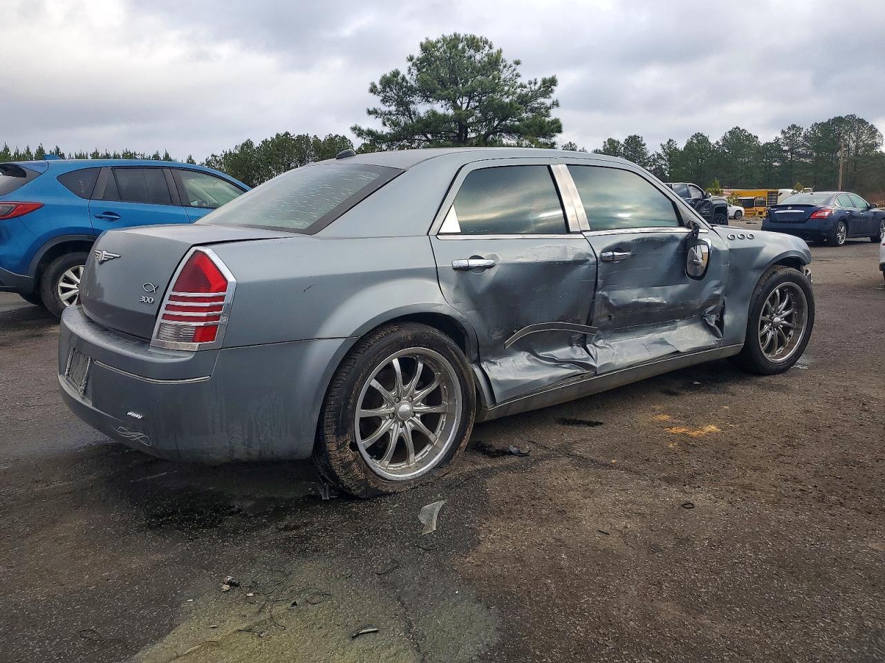 2006 Chrysler 300 - Image 3