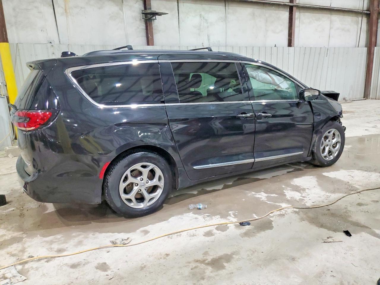 2023 Chrysler Pacifica Limited - Фото 3