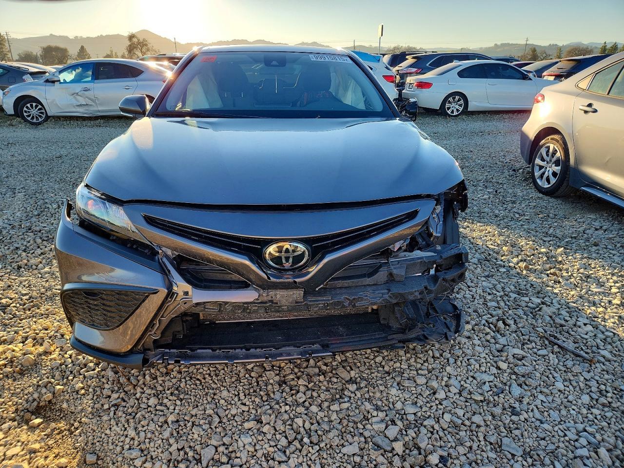 2022 Toyota Camry Se - Фото 5