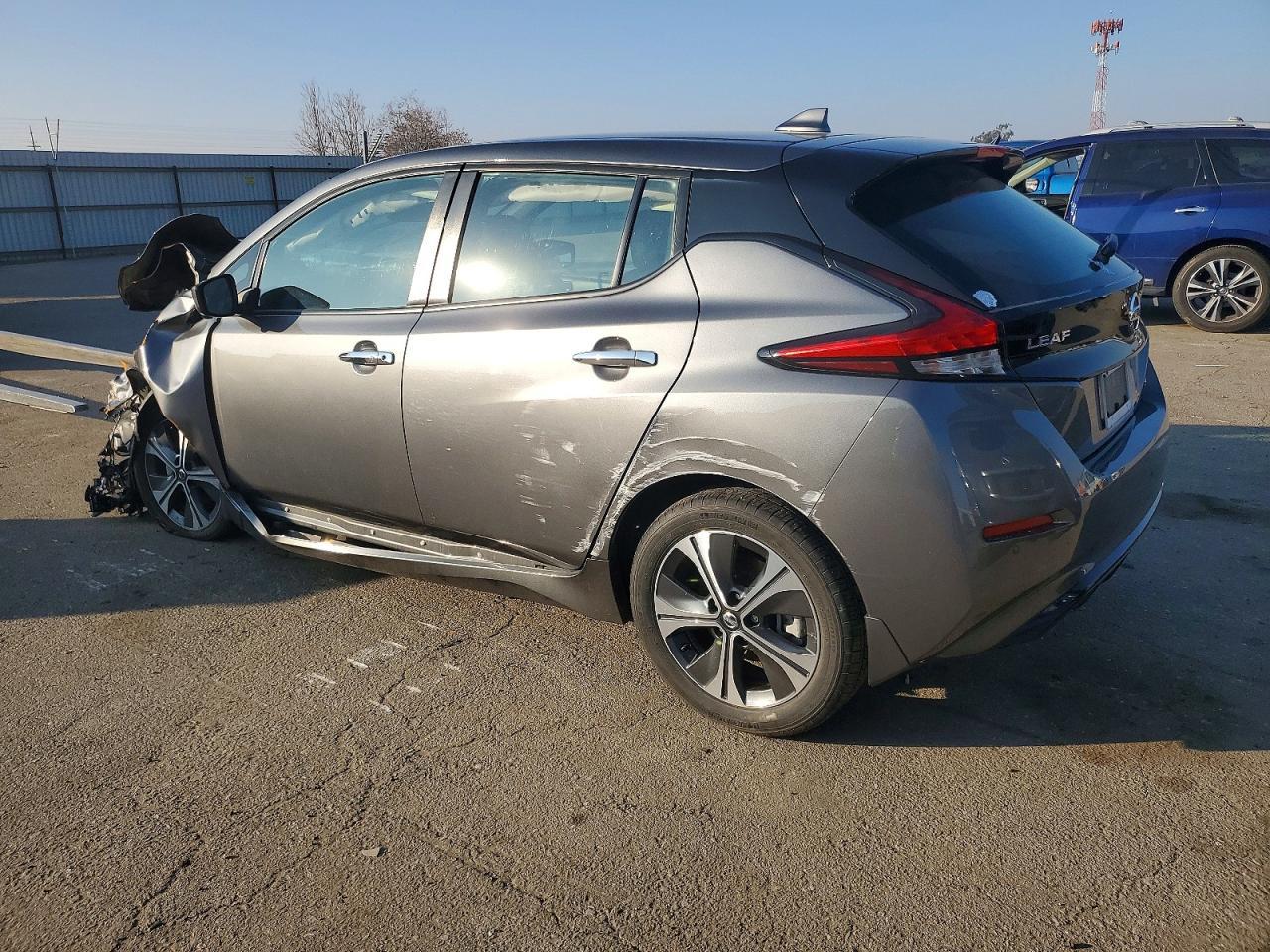 2020 Nissan Leaf Sv - Image 2