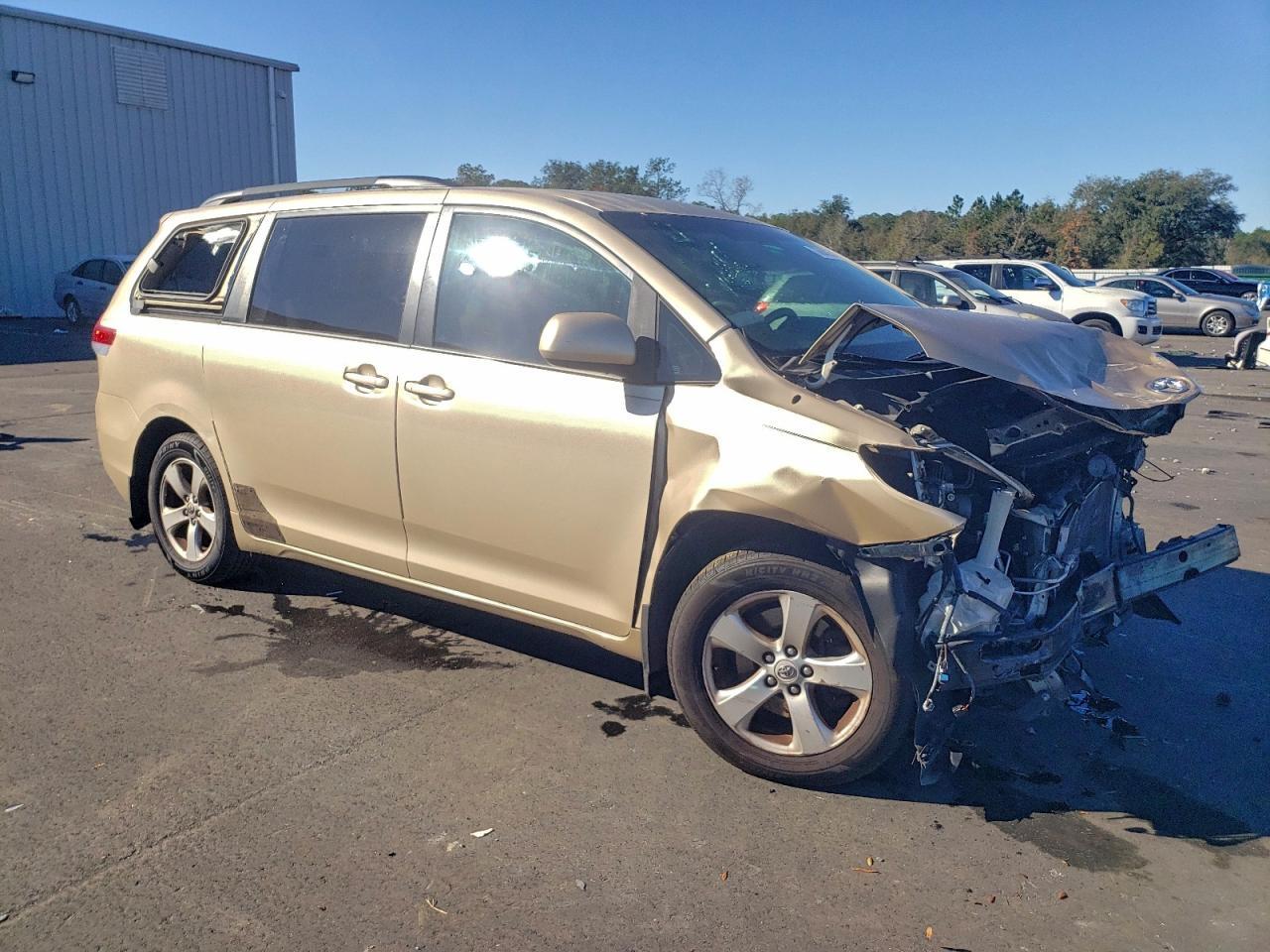 2012 Toyota Sienna Le - Фото 4