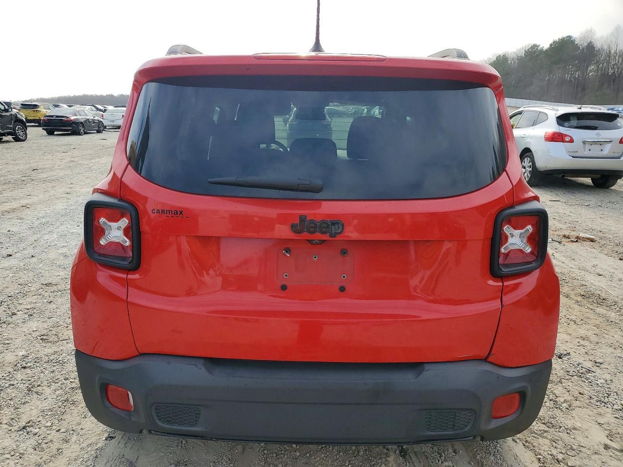 2017 Jeep Renegade Latitude - Image 6