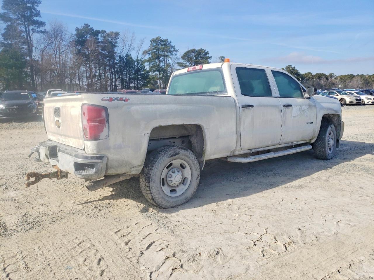 2017 Chevrolet Silverado K2500 Heavy Duty - Фото 3