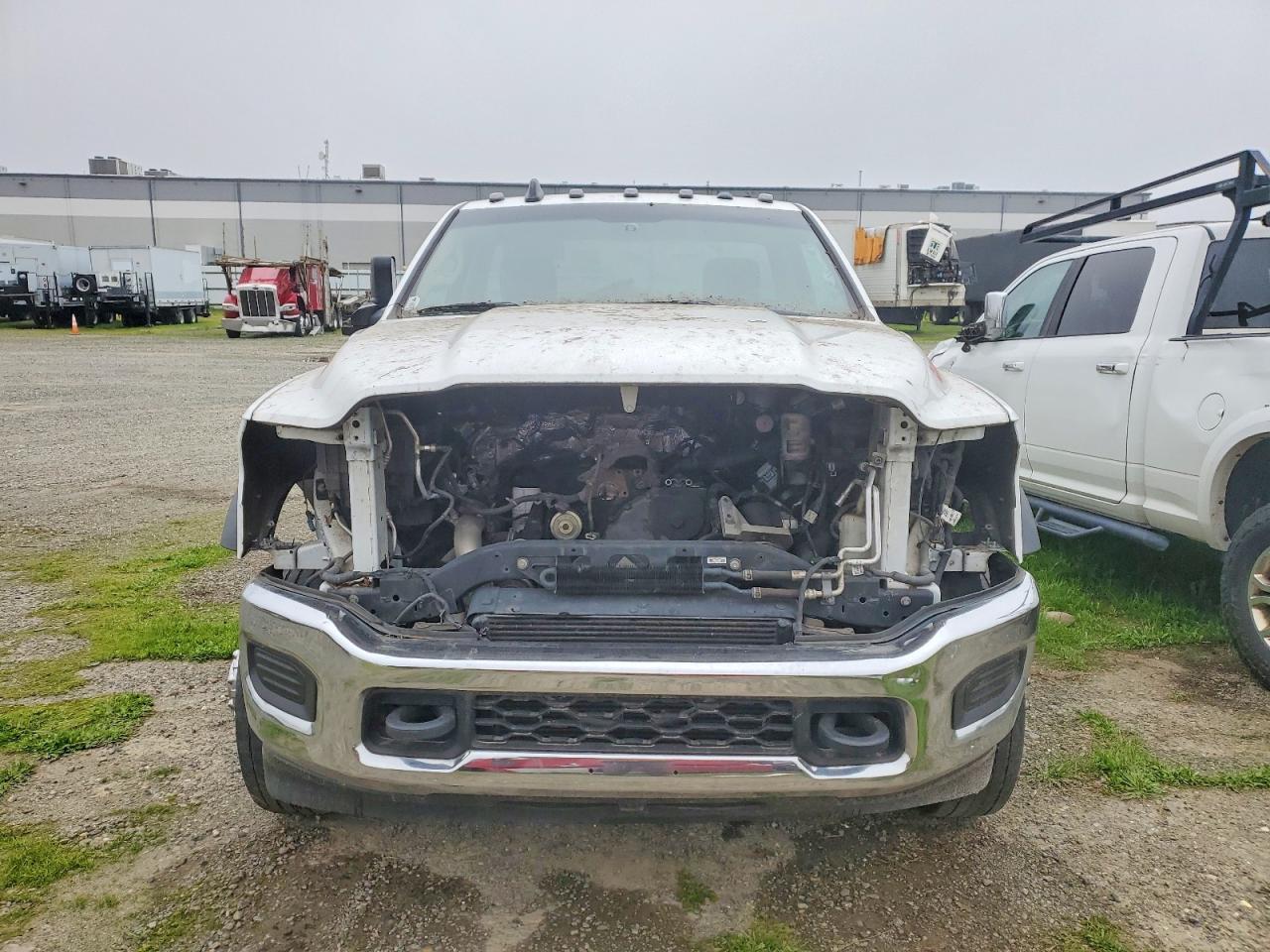 2019 Ram 5500 Truck Cab And Chassis - Image 5