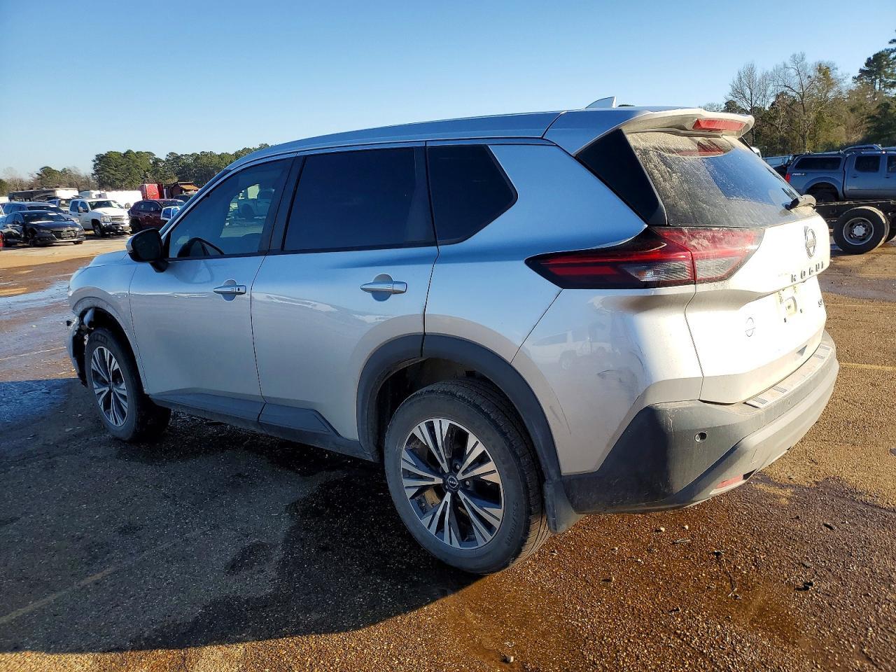 2022 Nissan Rogue Sv - Image 2