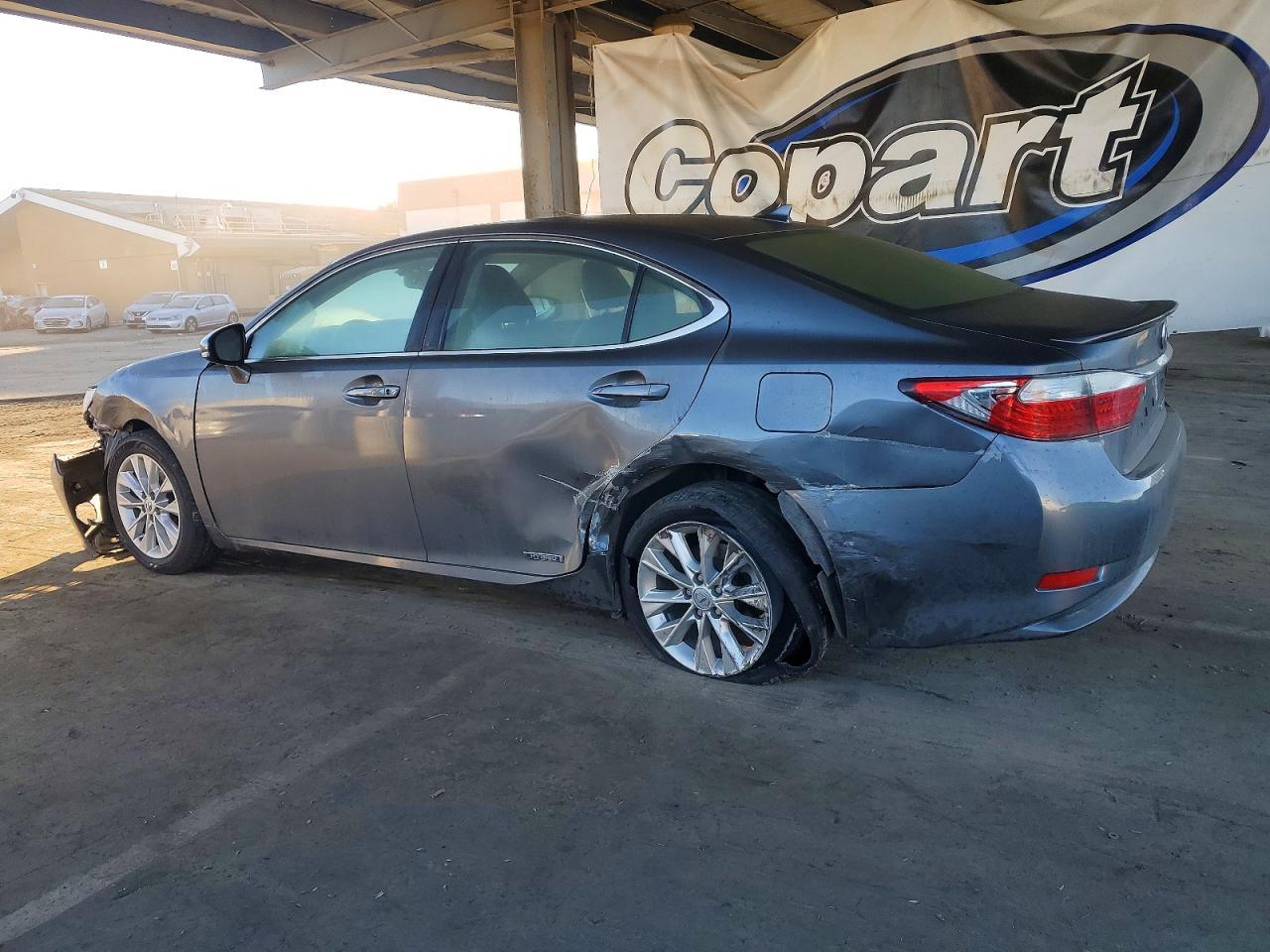 2014 Lexus Es 300H - Фото 2