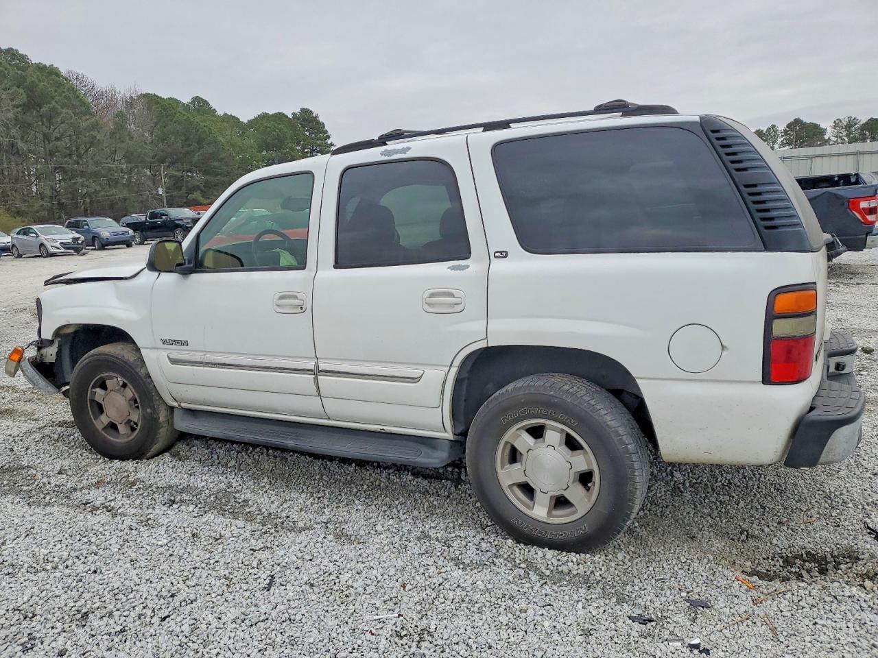 2005 GMC Yukon - Фото 2