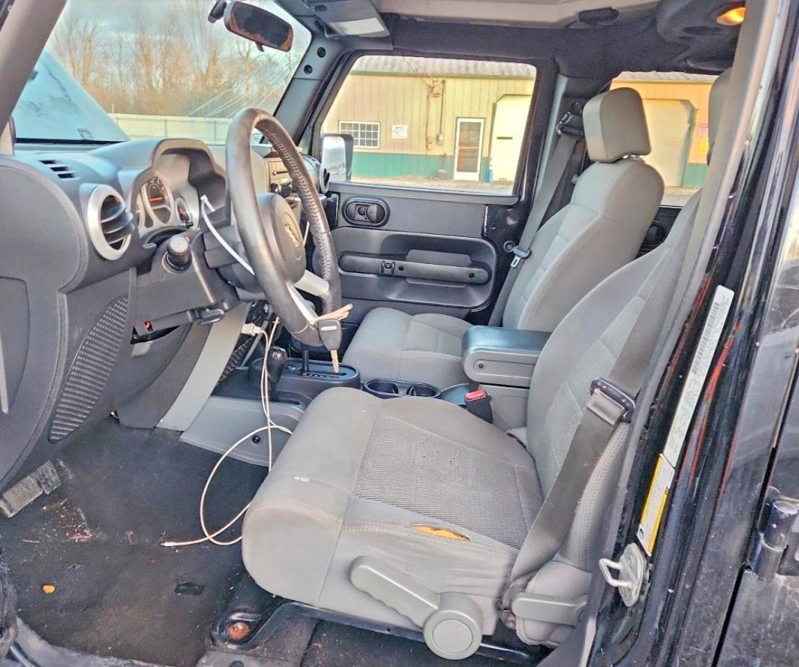 2009 Jeep Wrangler Unlimited Sahara - Image 7