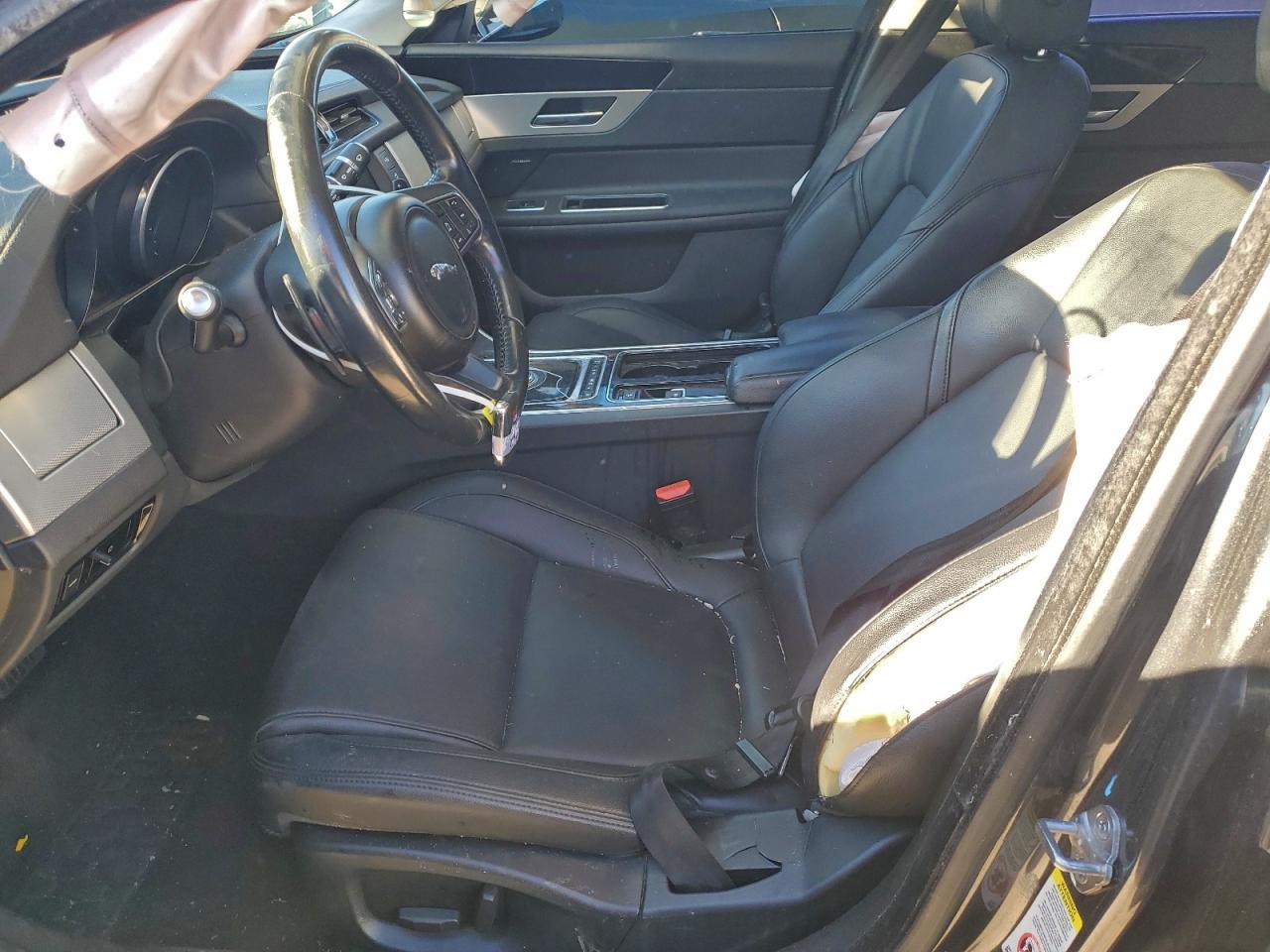 2017 Jaguar Xf Premium - Image 7