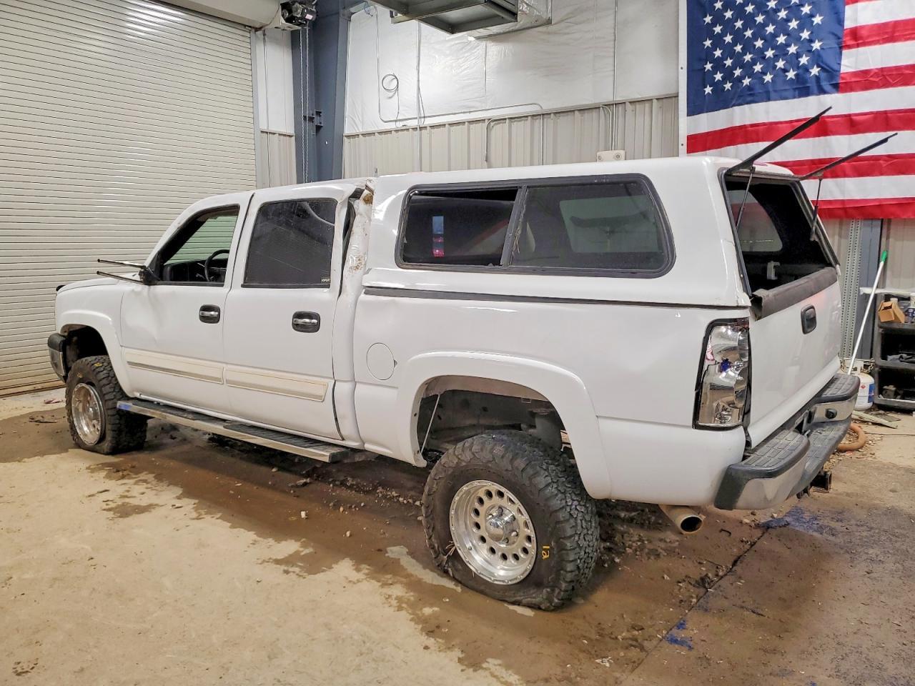2005 Chevrolet Silverado K1500 - Image 2