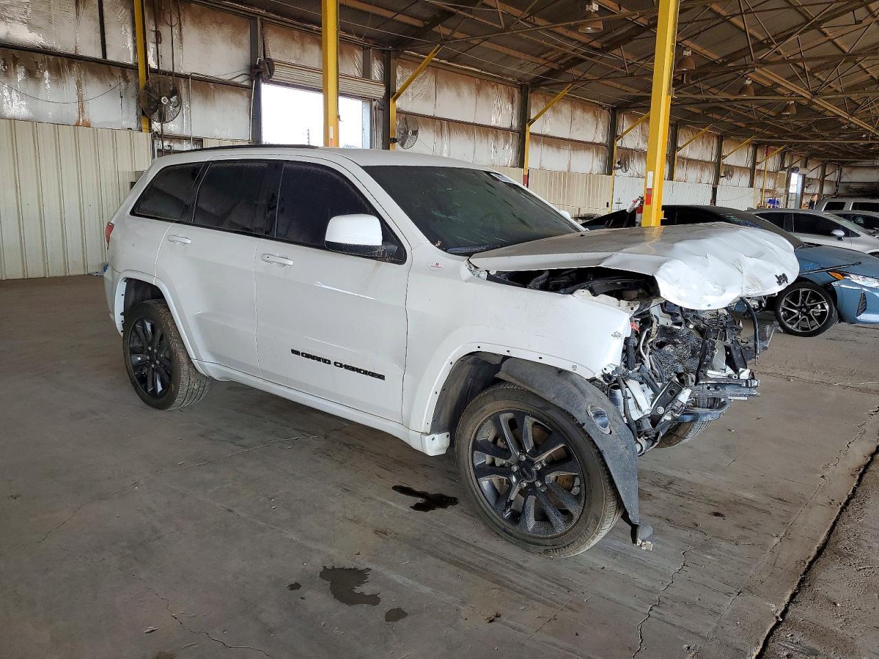 2022 Jeep Grand Cherokee Laredo E - Фото 4