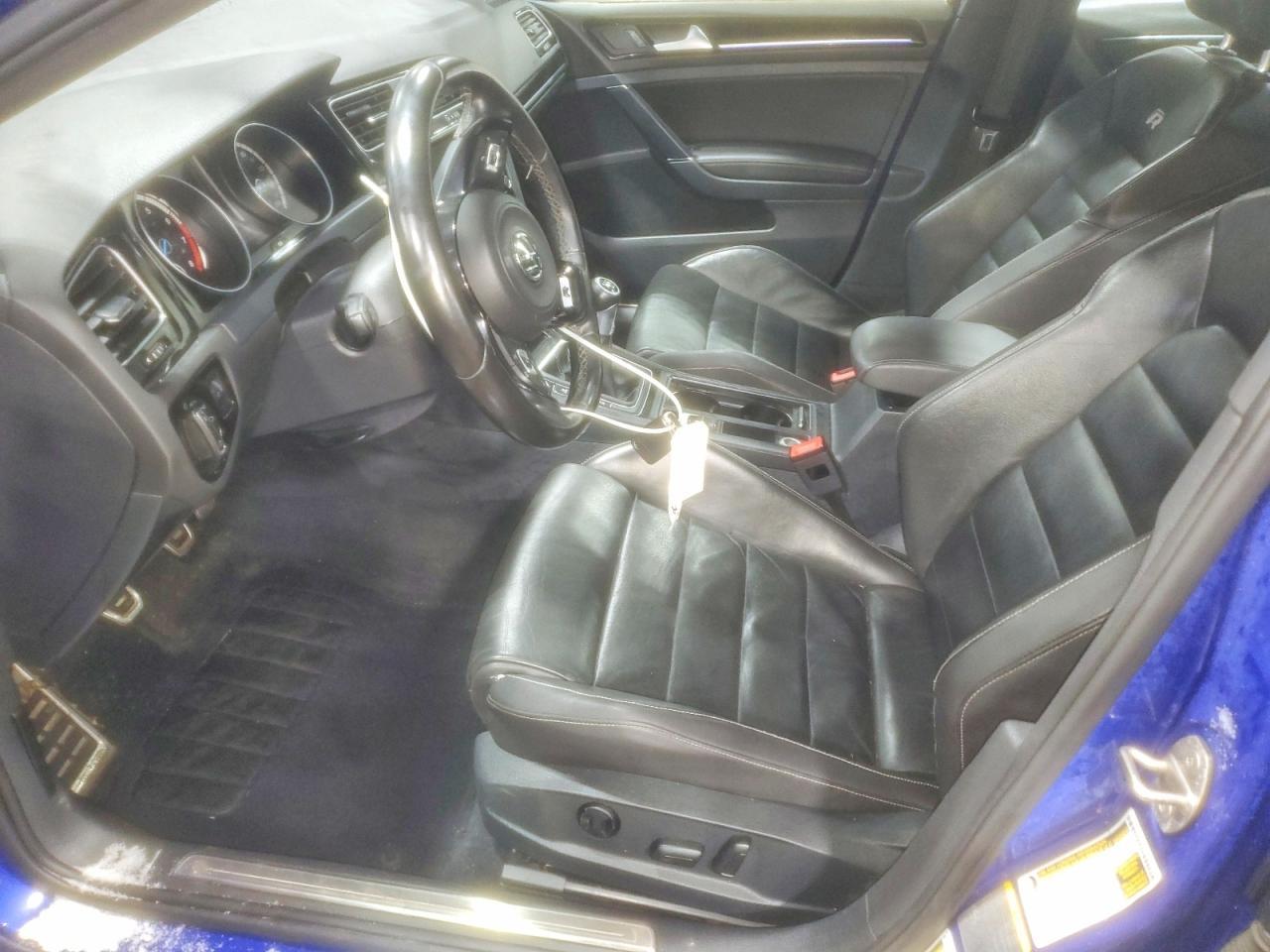 2016 Volkswagen Golf R - Image 7