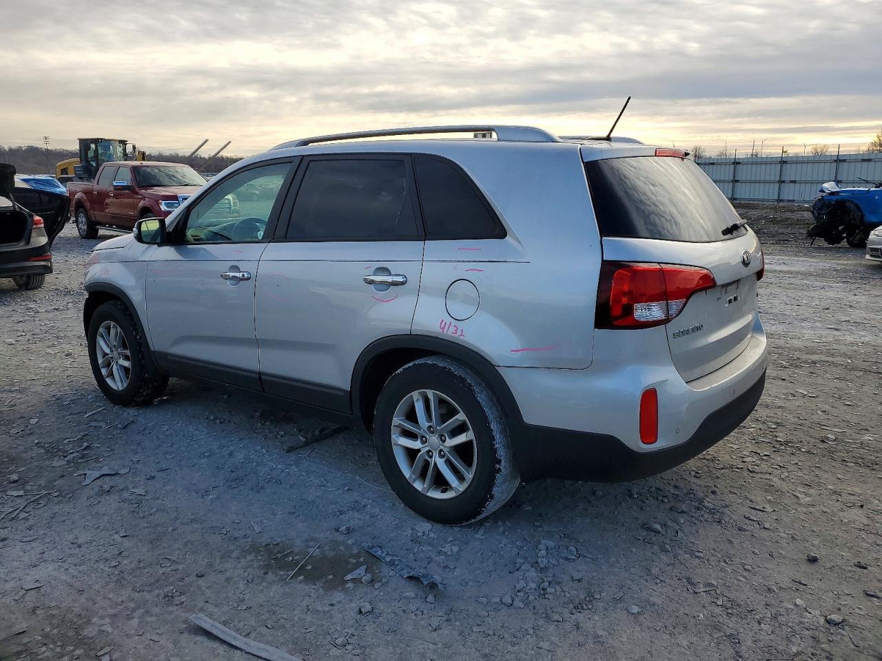 2014 Kia Sorento Lx - Image 2