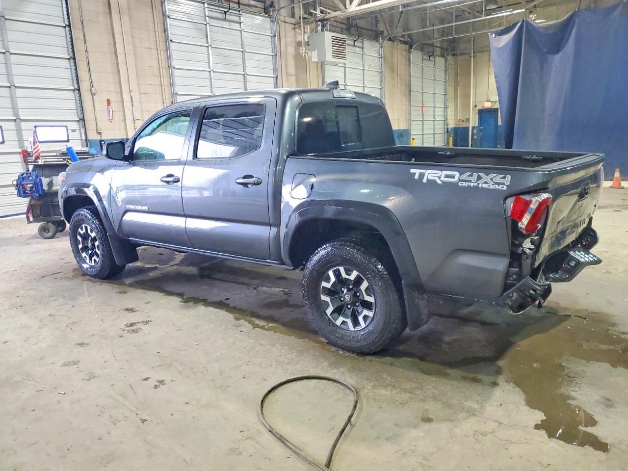 2023 Toyota Tacoma Double Cab - Image 2