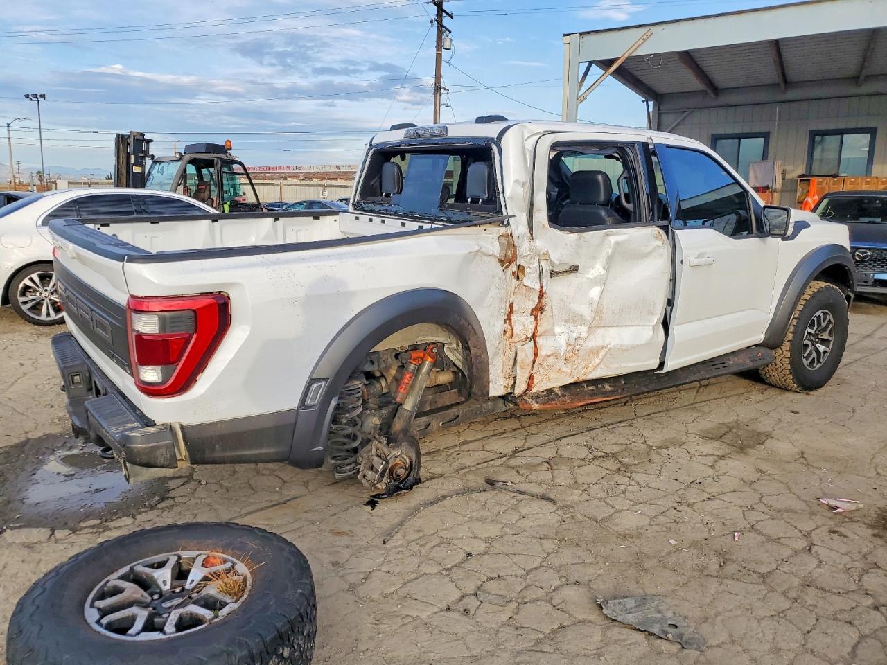 2023 Ford F150 Raptor - Фото 3