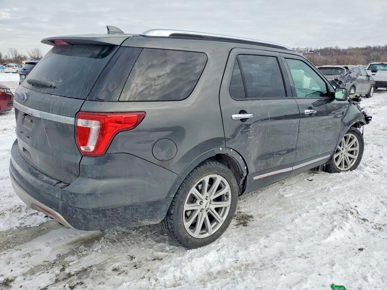 2017 Ford Explorer Limited - Image 3