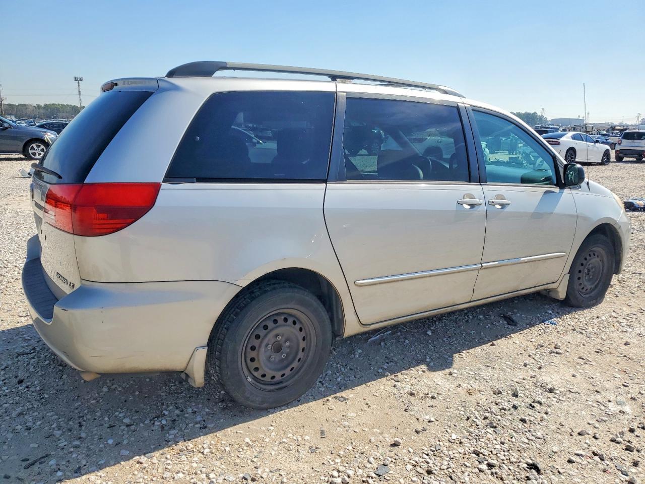 2004 Toyota Sienna - Фото 3