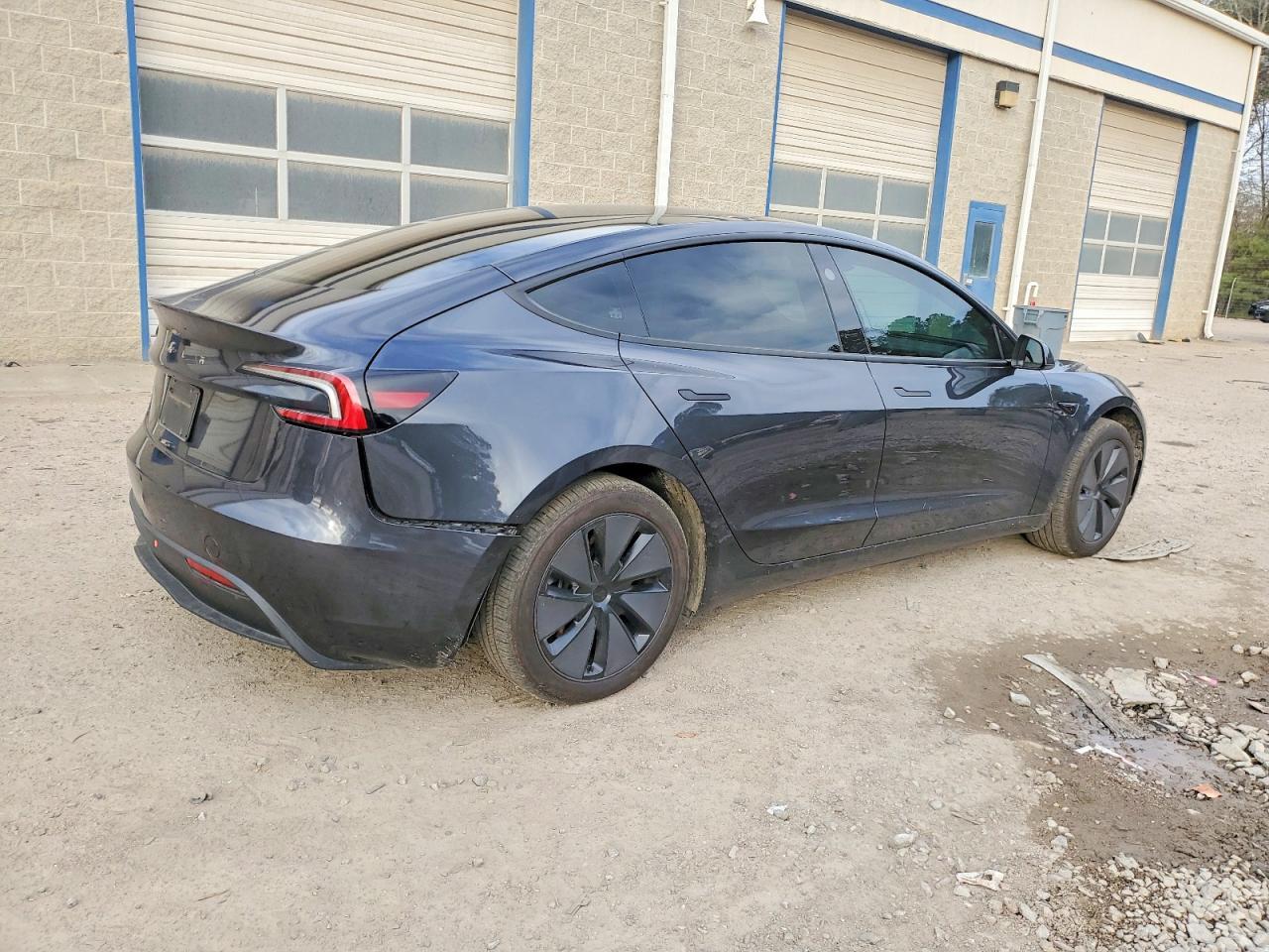 2025 Tesla Model 3 - Image 3