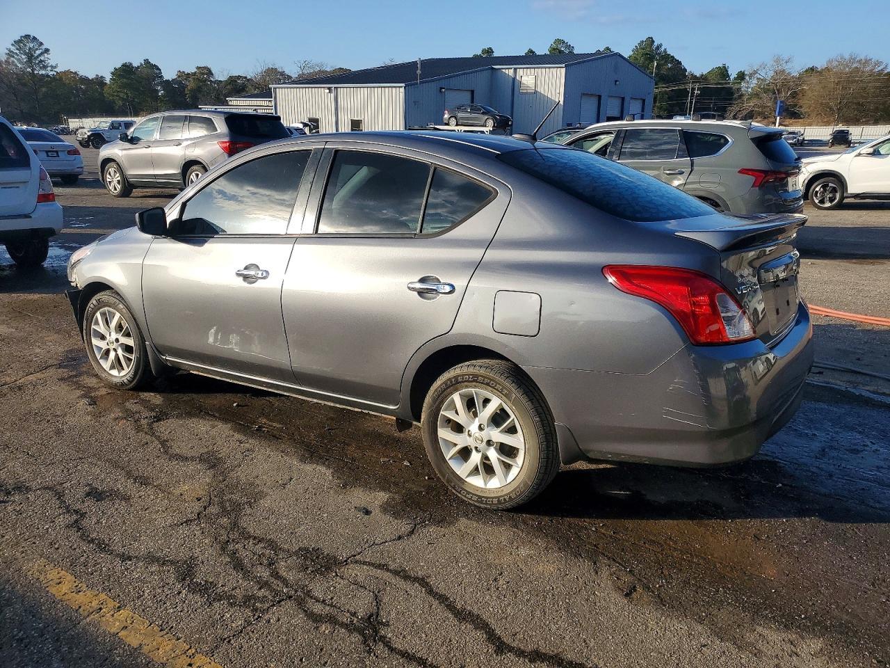 2019 Nissan Versa Sv - Image 2